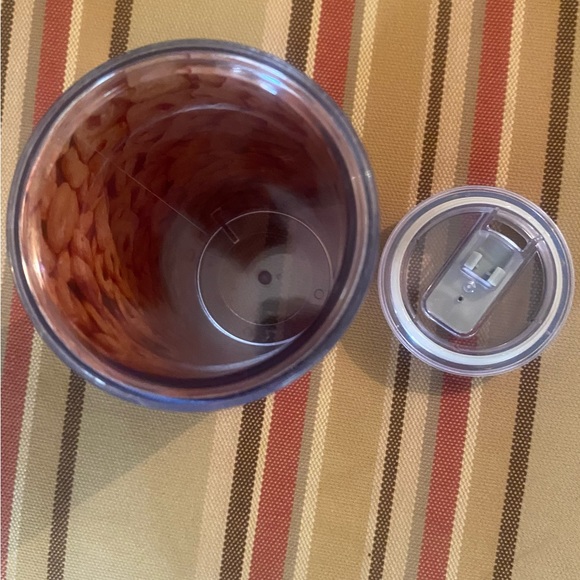 Honey Nut Cheerios Collectible cup with lid - Picture 4 of 4